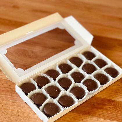 Mini Alfajores sin Azúcar con manjar y bañado con chocolate
